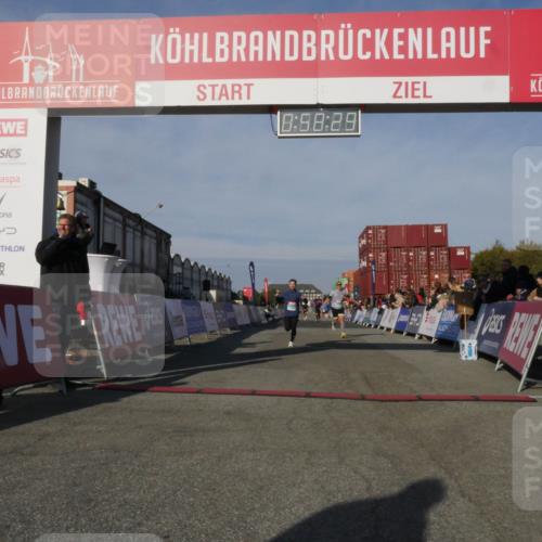 03.10.2025 - Köhlbrandbrückenlauf Matties Gatica Varas http://msf.ph/oto/9165429 03.10.2025 09:58:31 Ziel 1052, 2962, 3592, 3749, 3836 meine-sportfotos.de