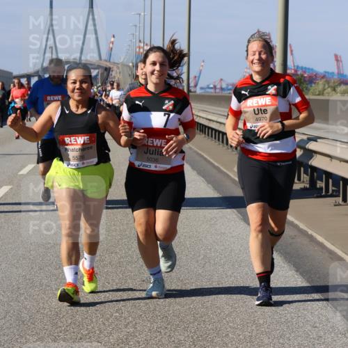 03.10.2025 - Köhlbrandbrückenlauf Strokosch-Dieckow http://msf.ph/oto/9165433 03.10.2025 13:14:35 Position 3 5576, 5036, 4970 meine-sportfotos.de
