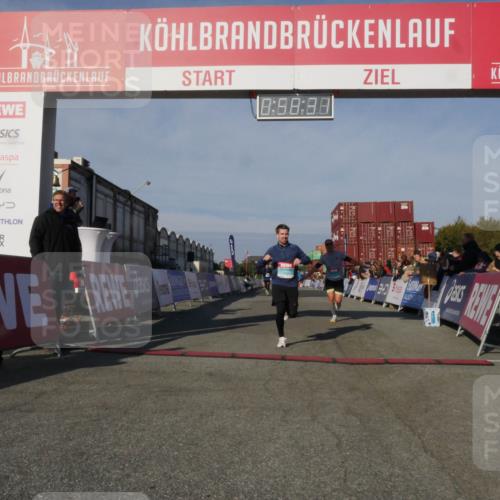 03.10.2025 - Köhlbrandbrückenlauf Matties Gatica Varas http://msf.ph/oto/9165438 03.10.2025 09:58:32 Ziel 1052, 1094, 2962, 3592, 3749, 3836 meine-sportfotos.de