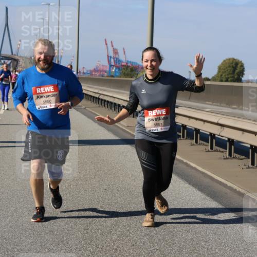 03.10.2025 - Köhlbrandbrückenlauf Strokosch-Dieckow http://msf.ph/oto/9165439 03.10.2025 13:14:38 Position 3 5550, 5551 meine-sportfotos.de