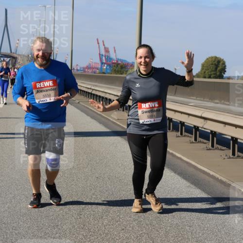 03.10.2025 - Köhlbrandbrückenlauf Strokosch-Dieckow http://msf.ph/oto/9165442 03.10.2025 13:14:38 Position 3 5550, 5551 meine-sportfotos.de