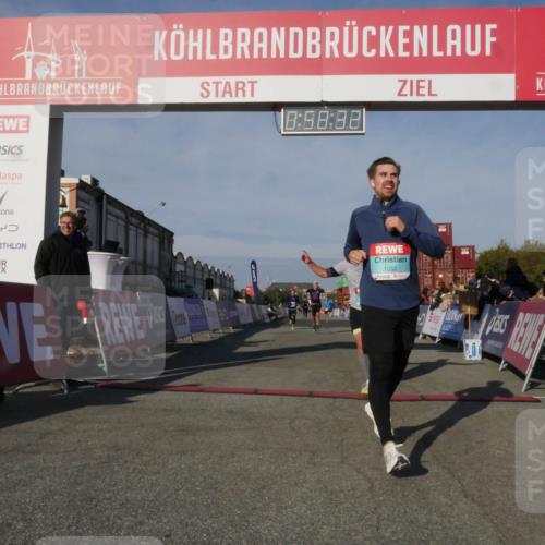 03.10.2025 - Köhlbrandbrückenlauf Matties Gatica Varas http://msf.ph/oto/9165443 03.10.2025 09:58:34 Ziel 1094, 2962, 3592, 3749, 3836 meine-sportfotos.de