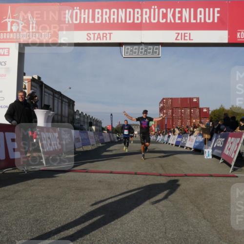 03.10.2025 - Köhlbrandbrückenlauf Matties Gatica Varas http://msf.ph/oto/9165455 03.10.2025 09:58:37 Ziel 1094, 2962, 3749, 3836 meine-sportfotos.de