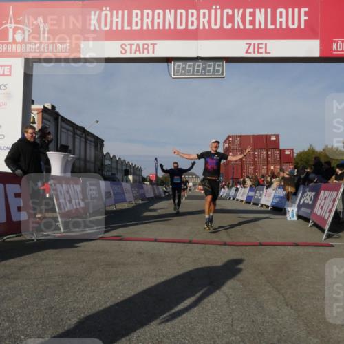 03.10.2025 - Köhlbrandbrückenlauf Matties Gatica Varas http://msf.ph/oto/9165457 03.10.2025 09:58:37 Ziel 1094, 2962, 3749, 3836 meine-sportfotos.de