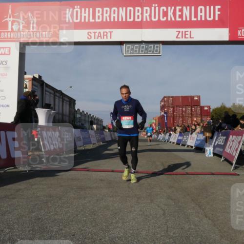 03.10.2025 - Köhlbrandbrückenlauf Matties Gatica Varas http://msf.ph/oto/9165466 03.10.2025 09:58:40 Ziel 1094, 3749 meine-sportfotos.de