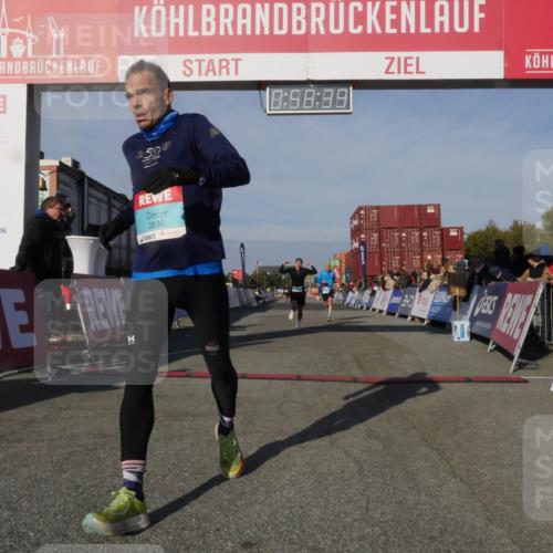 03.10.2025 - Köhlbrandbrückenlauf Matties Gatica Varas http://msf.ph/oto/9165470 03.10.2025 09:58:41 Ziel 1094, 3749 meine-sportfotos.de