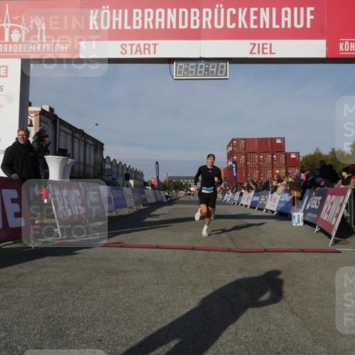 03.10.2025 - Köhlbrandbrückenlauf Matties Gatica Varas http://msf.ph/oto/9165477 03.10.2025 09:58:42 Ziel 1094, 3749 meine-sportfotos.de