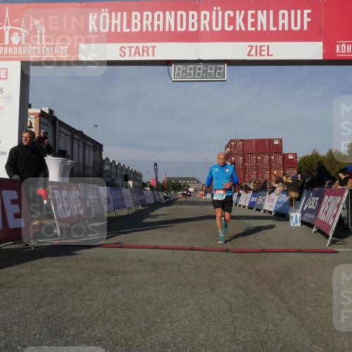 03.10.2025 - Köhlbrandbrückenlauf Matties Gatica Varas http://msf.ph/oto/9165485 03.10.2025 09:58:44 Ziel 1094, 1102 meine-sportfotos.de