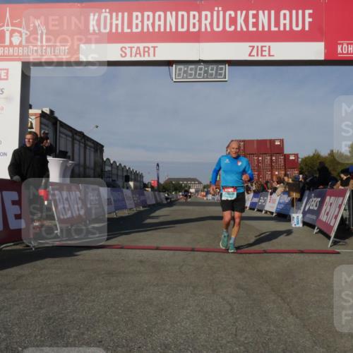 03.10.2025 - Köhlbrandbrückenlauf Matties Gatica Varas http://msf.ph/oto/9165486 03.10.2025 09:58:44 Ziel 1094, 1102 meine-sportfotos.de