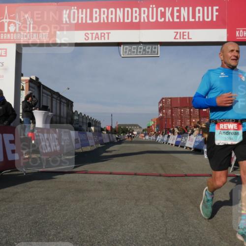 03.10.2025 - Köhlbrandbrückenlauf Matties Gatica Varas http://msf.ph/oto/9165492 03.10.2025 09:58:46 Ziel 1102, 1142 meine-sportfotos.de