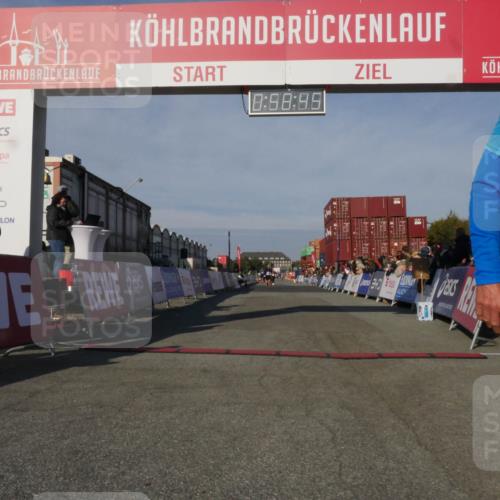 03.10.2025 - Köhlbrandbrückenlauf Matties Gatica Varas http://msf.ph/oto/9165494 03.10.2025 09:58:46 Ziel 1102, 1142 meine-sportfotos.de