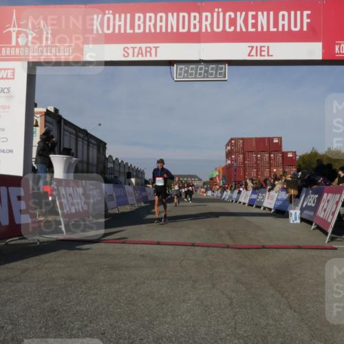 03.10.2025 - Köhlbrandbrückenlauf Matties Gatica Varas http://msf.ph/oto/9165502 03.10.2025 09:58:54 Ziel 1054, 1102, 1142, 1215, 2302, 3174, 3358 meine-sportfotos.de