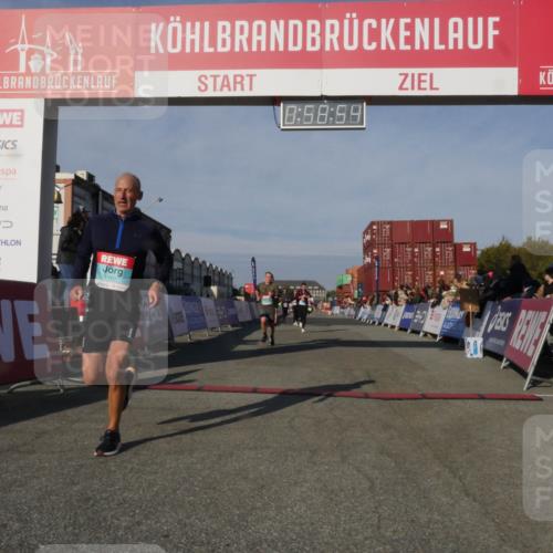 03.10.2025 - Köhlbrandbrückenlauf Matties Gatica Varas http://msf.ph/oto/9165510 03.10.2025 09:58:56 Ziel 1054, 1142, 1185, 1215, 2302, 3174, 3358 meine-sportfotos.de