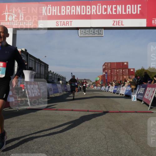 03.10.2025 - Köhlbrandbrückenlauf Matties Gatica Varas http://msf.ph/oto/9165511 03.10.2025 09:58:56 Ziel 1054, 1142, 1185, 1215, 2302, 3174, 3358 meine-sportfotos.de