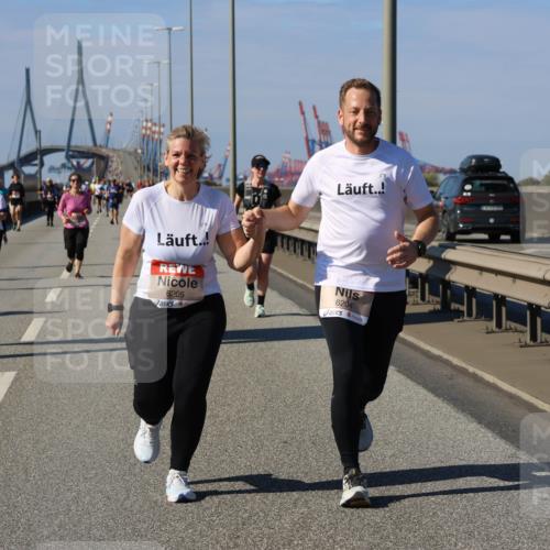 03.10.2025 - Köhlbrandbrückenlauf Strokosch-Dieckow http://msf.ph/oto/9165512 03.10.2025 13:14:51 Position 3 6205, 6204 meine-sportfotos.de