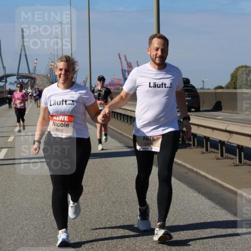 03.10.2025 - Köhlbrandbrückenlauf Strokosch-Dieckow http://msf.ph/oto/9165521 03.10.2025 13:14:51 Position 3 5, 6205, 6204 meine-sportfotos.de