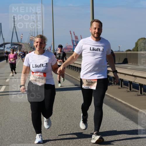 03.10.2025 - Köhlbrandbrückenlauf Strokosch-Dieckow http://msf.ph/oto/9165523 03.10.2025 13:14:51 Position 3 6205, 6204 meine-sportfotos.de