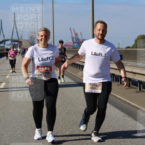 03.10.2025 - Köhlbrandbrückenlauf Strokosch-Dieckow http://msf.ph/oto/9165527 03.10.2025 13:14:51 Position 3 6205, 6204 meine-sportfotos.de