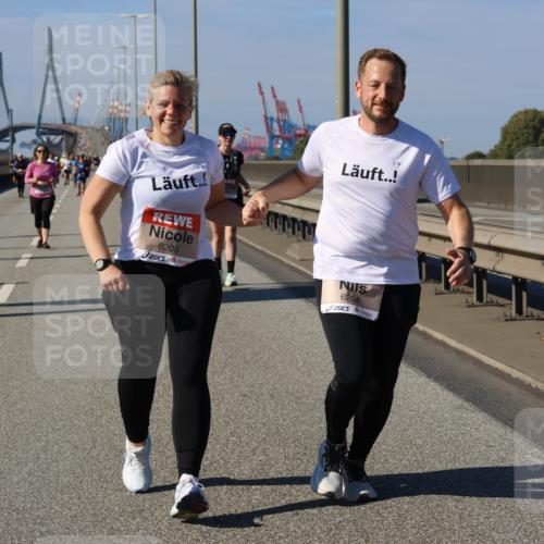 03.10.2025 - Köhlbrandbrückenlauf Strokosch-Dieckow http://msf.ph/oto/9165529 03.10.2025 13:14:51 Position 3 6205, 6204 meine-sportfotos.de