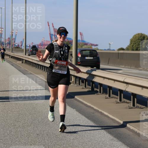 03.10.2025 - Köhlbrandbrückenlauf Strokosch-Dieckow http://msf.ph/oto/9165531 03.10.2025 13:14:54 Position 3 5592 meine-sportfotos.de