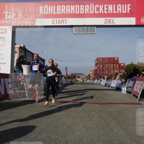 03.10.2025 - Köhlbrandbrückenlauf Matties Gatica Varas http://msf.ph/oto/9165532 03.10.2025 09:59:01 Ziel 1054, 1107, 1185, 1215, 1271, 1383, 3174, 3358 meine-sportfotos.de