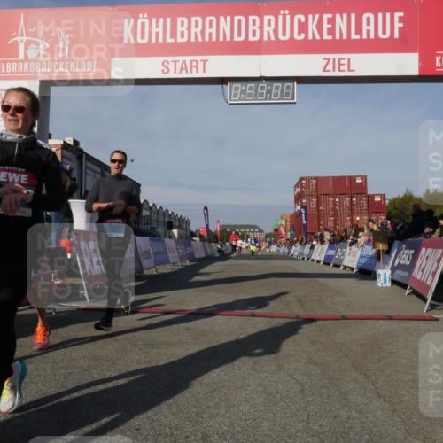03.10.2025 - Köhlbrandbrückenlauf Matties Gatica Varas http://msf.ph/oto/9165535 03.10.2025 09:59:02 Ziel 1054, 1107, 1185, 1271, 1383, 3358 meine-sportfotos.de