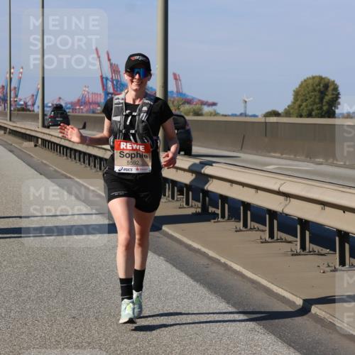 03.10.2025 - Köhlbrandbrückenlauf Strokosch-Dieckow http://msf.ph/oto/9165541 03.10.2025 13:14:55 Position 3 5592 meine-sportfotos.de