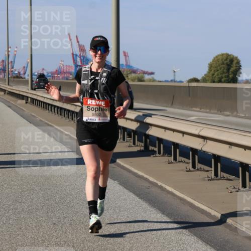 03.10.2025 - Köhlbrandbrückenlauf Strokosch-Dieckow http://msf.ph/oto/9165543 03.10.2025 13:14:55 Position 3 5592 meine-sportfotos.de