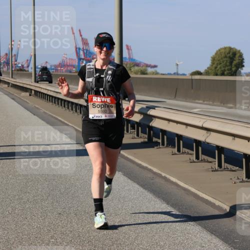 03.10.2025 - Köhlbrandbrückenlauf Strokosch-Dieckow http://msf.ph/oto/9165545 03.10.2025 13:14:55 Position 3 5592 meine-sportfotos.de