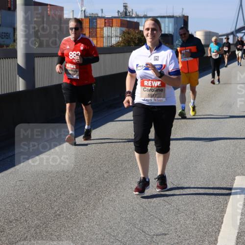 03.10.2025 - Köhlbrandbrückenlauf Strokosch-Dieckow http://msf.ph/oto/9165562 03.10.2025 13:14:59 Position 3 883, 5517 meine-sportfotos.de
