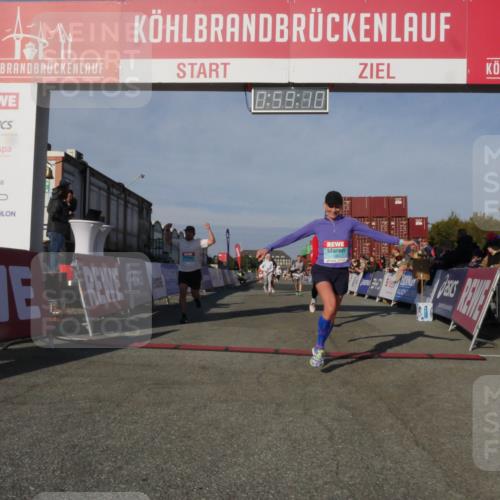 03.10.2025 - Köhlbrandbrückenlauf Matties Gatica Varas http://msf.ph/oto/9165565 03.10.2025 09:59:12 Ziel 1063, 1107, 1271, 1383, 1617, 2948, 3155, 3837 meine-sportfotos.de