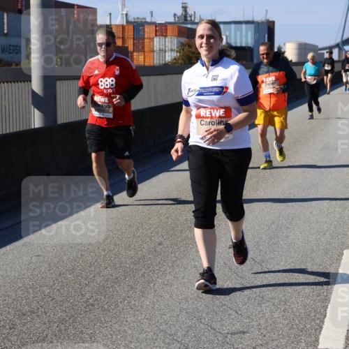 03.10.2025 - Köhlbrandbrückenlauf Strokosch-Dieckow http://msf.ph/oto/9165567 03.10.2025 13:14:59 Position 3 888 meine-sportfotos.de