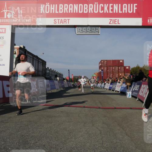 03.10.2025 - Köhlbrandbrückenlauf Matties Gatica Varas http://msf.ph/oto/9165570 03.10.2025 09:59:13 Ziel 1063, 1107, 1271, 1617, 2948, 3155, 3837 meine-sportfotos.de