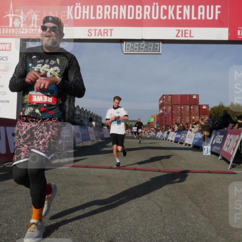 03.10.2025 - Köhlbrandbrückenlauf Matties Gatica Varas http://msf.ph/oto/9165592 03.10.2025 09:59:19 Ziel 1249, 1398, 1411, 1423, 2948, 3340, 3525 meine-sportfotos.de