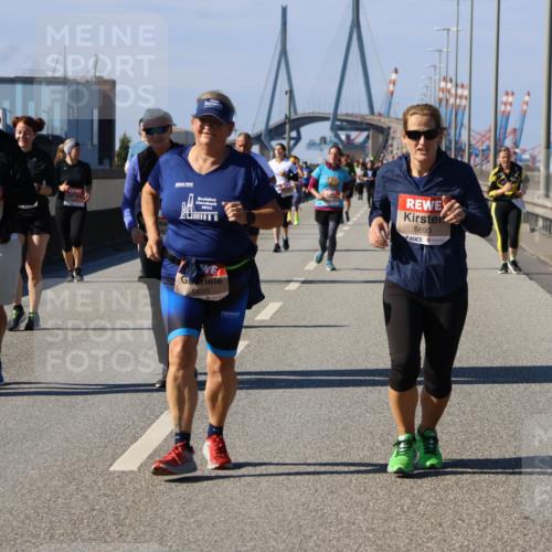 03.10.2025 - Köhlbrandbrückenlauf Strokosch-Dieckow http://msf.ph/oto/9165603 03.10.2025 13:15:15 Position 3 5305, 2023, 5695, 5693 meine-sportfotos.de