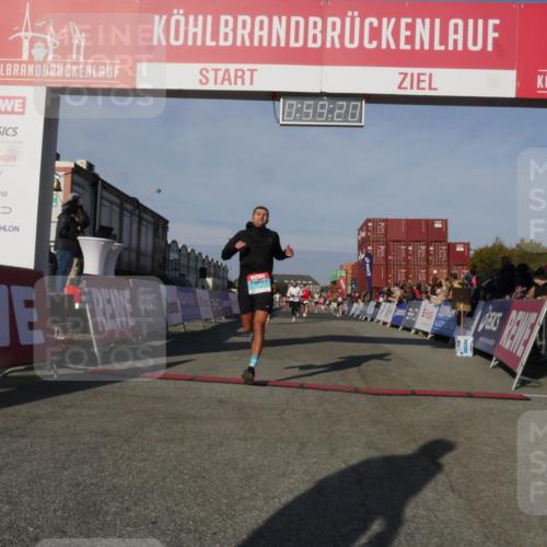 03.10.2025 - Köhlbrandbrückenlauf Matties Gatica Varas http://msf.ph/oto/9165604 03.10.2025 09:59:22 Ziel 1231, 1249, 1269, 1398, 1411, 1423, 1432, 1639, 2985, 2989, 3340, 3514, 3525 meine-sportfotos.de