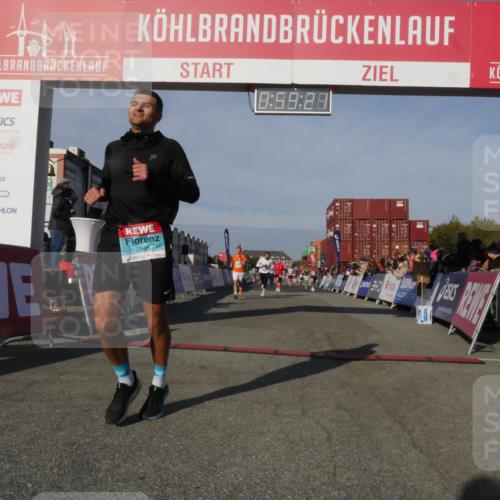 03.10.2025 - Köhlbrandbrückenlauf Matties Gatica Varas http://msf.ph/oto/9165607 03.10.2025 09:59:23 Ziel 1197, 1231, 1249, 1269, 1398, 1411, 1423, 1432, 1639, 2985, 2989, 3340, 3514, 3525 meine-sportfotos.de