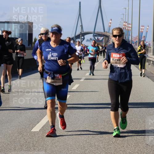 03.10.2025 - Köhlbrandbrückenlauf Strokosch-Dieckow http://msf.ph/oto/9165608 03.10.2025 13:15:15 Position 3 5305, 5695, 5693 meine-sportfotos.de