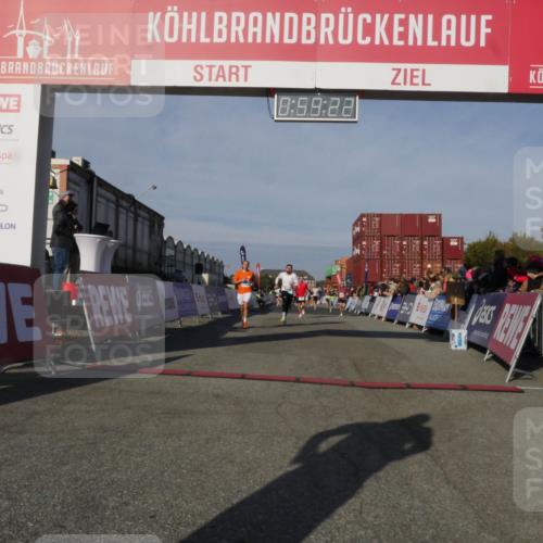03.10.2025 - Köhlbrandbrückenlauf Matties Gatica Varas http://msf.ph/oto/9165611 03.10.2025 09:59:23 Ziel 1197, 1231, 1249, 1269, 1398, 1411, 1423, 1432, 1639, 2985, 2989, 3340, 3514, 3525 meine-sportfotos.de