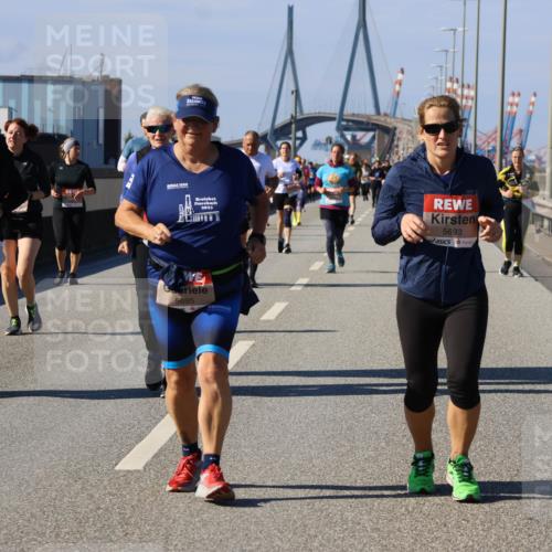 03.10.2025 - Köhlbrandbrückenlauf Strokosch-Dieckow http://msf.ph/oto/9165615 03.10.2025 13:15:15 Position 3 5305, 1000, 2023, 5695, 5693 meine-sportfotos.de