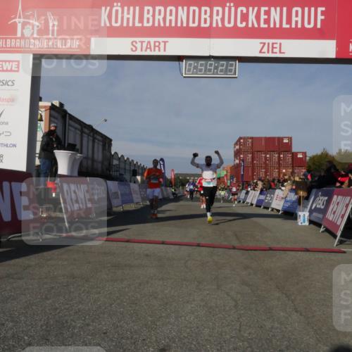 03.10.2025 - Köhlbrandbrückenlauf Matties Gatica Varas http://msf.ph/oto/9165616 03.10.2025 09:59:25 Ziel 1067, 1075, 1197, 1231, 1249, 1269, 1398, 1411, 1423, 1432, 1639, 2985, 2989, 3340, 3514, 3525 meine-sportfotos.de