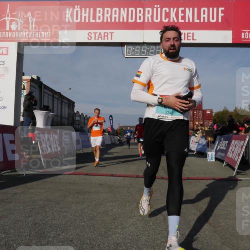 03.10.2025 - Köhlbrandbrückenlauf Matties Gatica Varas http://msf.ph/oto/9165621 03.10.2025 09:59:27 Ziel 1067, 1075, 1087, 1197, 1231, 1249, 1269, 1398, 1411, 1423, 1432, 1639, 2985, 2989, 2997, 3514, 3525 meine-sportfotos.de