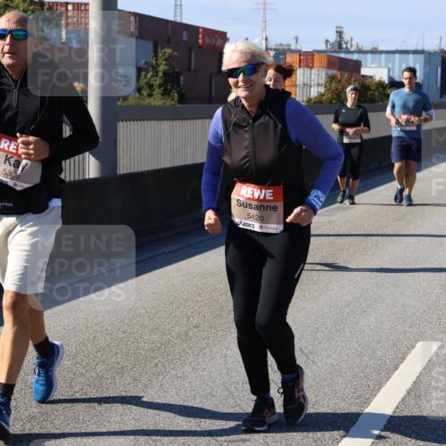 03.10.2025 - Köhlbrandbrückenlauf Strokosch-Dieckow http://msf.ph/oto/9165627 03.10.2025 13:15:19 Position 3 5305, 5420 meine-sportfotos.de