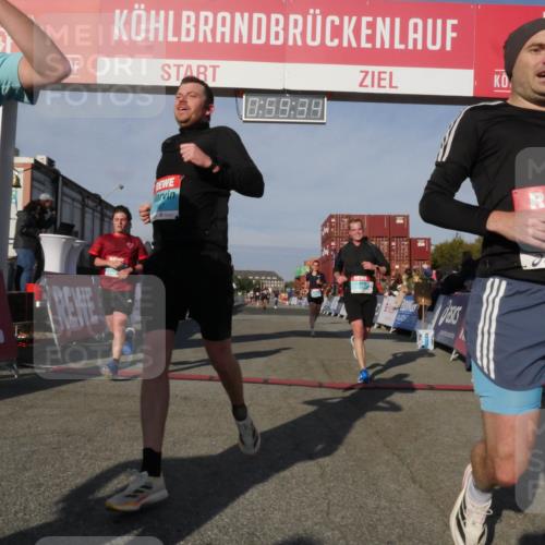 03.10.2025 - Köhlbrandbrückenlauf Matties Gatica Varas http://msf.ph/oto/9165656 03.10.2025 09:59:36 Ziel 1067, 1075, 1077, 1087, 2788, 2997, 3087, 3718 meine-sportfotos.de