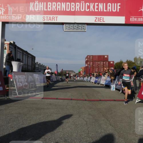 03.10.2025 - Köhlbrandbrückenlauf Matties Gatica Varas http://msf.ph/oto/9165671 03.10.2025 09:59:40 Ziel 1077, 1248, 2709, 2788, 3087, 3464, 3718 meine-sportfotos.de