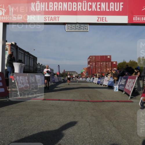 03.10.2025 - Köhlbrandbrückenlauf Matties Gatica Varas http://msf.ph/oto/9165673 03.10.2025 09:59:40 Ziel 1077, 1248, 2709, 2788, 3087, 3464, 3718 meine-sportfotos.de