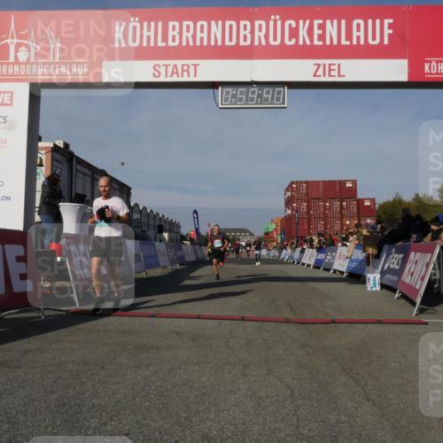 03.10.2025 - Köhlbrandbrückenlauf Matties Gatica Varas http://msf.ph/oto/9165679 03.10.2025 09:59:42 Ziel 1077, 1158, 1248, 2709, 3087, 3464, 3718 meine-sportfotos.de