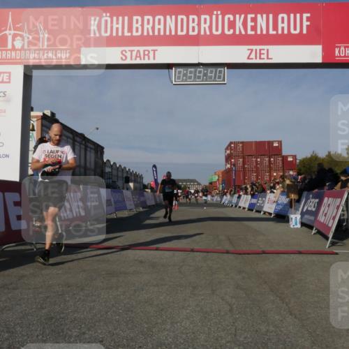 03.10.2025 - Köhlbrandbrückenlauf Matties Gatica Varas http://msf.ph/oto/9165681 03.10.2025 09:59:42 Ziel 1077, 1158, 1248, 2709, 3087, 3464, 3718 meine-sportfotos.de