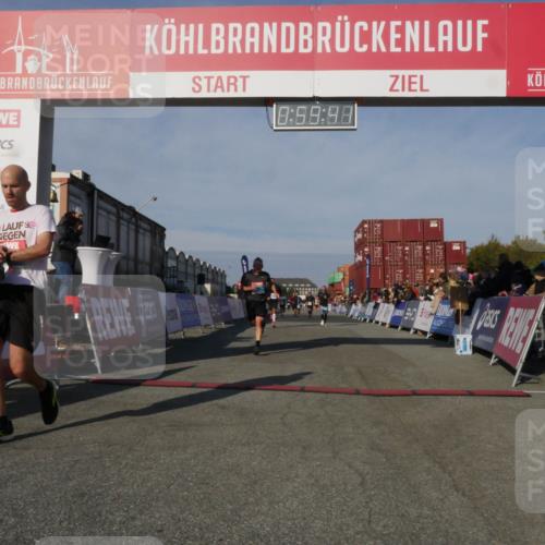 03.10.2025 - Köhlbrandbrückenlauf Matties Gatica Varas http://msf.ph/oto/9165682 03.10.2025 09:59:42 Ziel 1077, 1158, 1248, 2709, 3087, 3464, 3718 meine-sportfotos.de