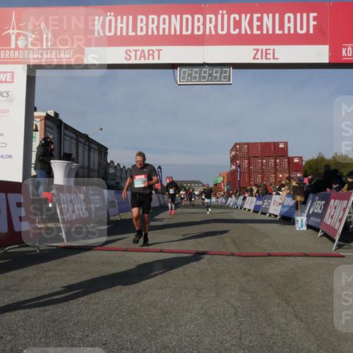 03.10.2025 - Köhlbrandbrückenlauf Matties Gatica Varas http://msf.ph/oto/9165686 03.10.2025 09:59:43 Ziel 1077, 1158, 1248, 2709, 2710, 3087, 3464, 3718 meine-sportfotos.de